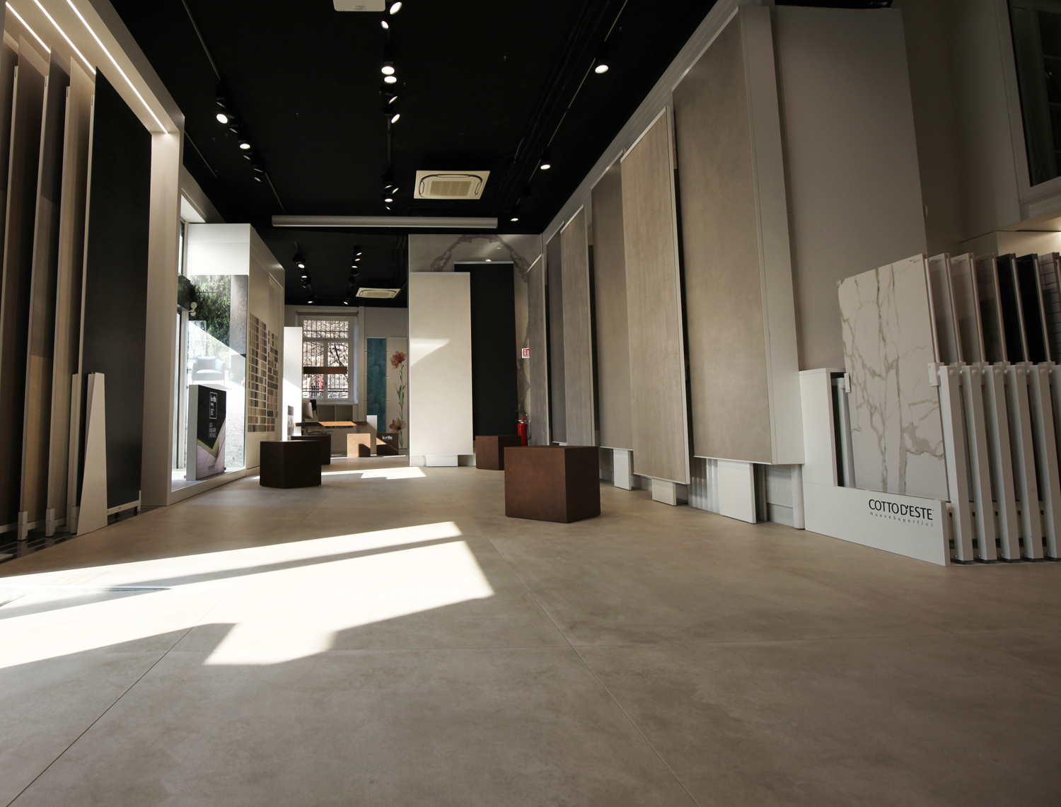 SHOWROOM MILAAN: Foto 5